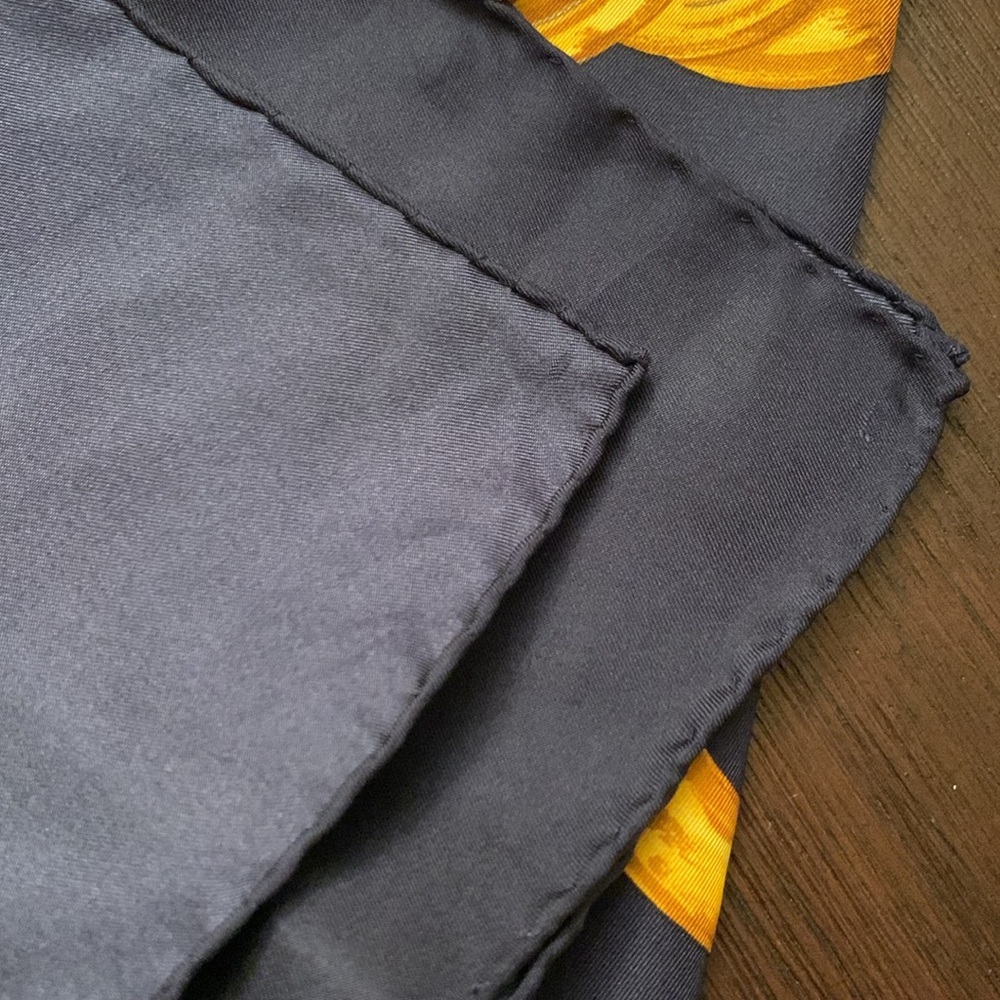 CHANEL  EUC Scarf in Black and Gold - Picture 4 of 9
